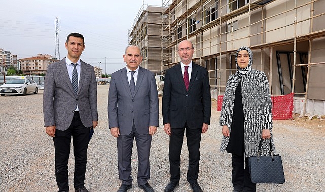 Selçuklu Belediye Başkanı Ahmet Pekyatırmacı ve Konya İl Sağlık Müdürü Mehmet Koç, Konya’ya sağlık alanında değer katacak Toplum Ruh Sağlığı Merkezi ve Sağlıklı Hayat Merkezi’nde incelemelerde bulundu