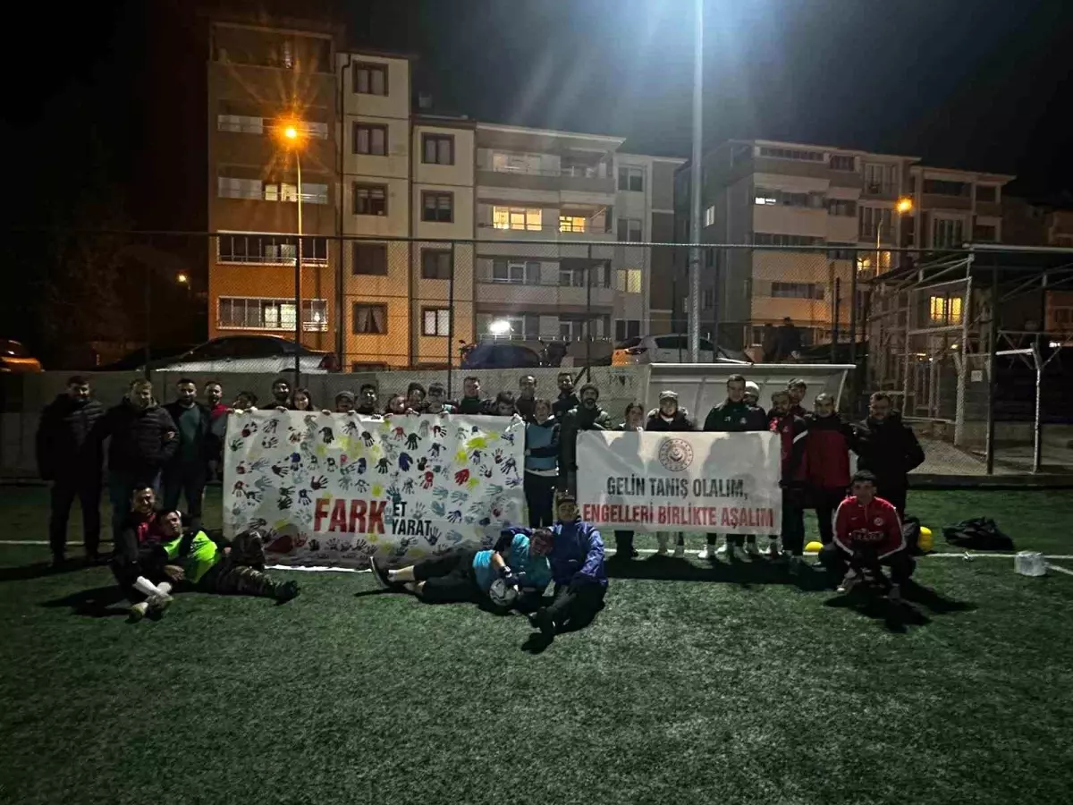 Engelli Çocuklar Futbol Antrenmanında